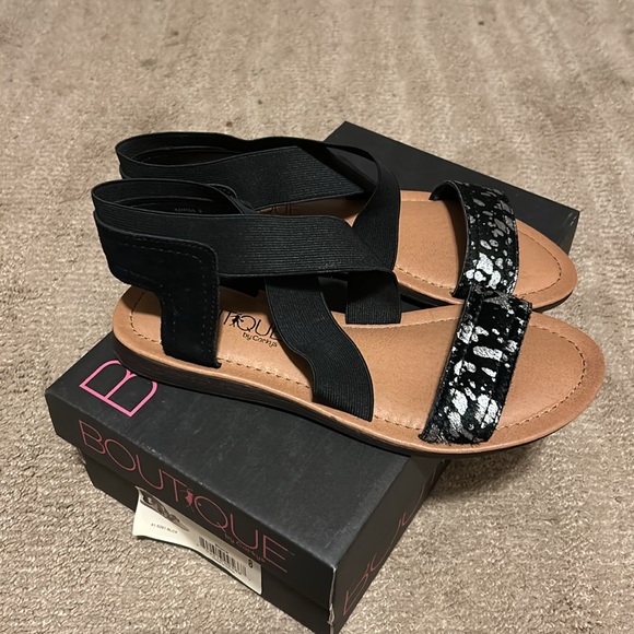 Sandals, like new worn one time. - Picture 2 of 4